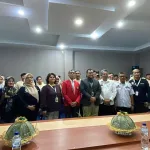 Tim Unhas, University of Newcastle, Pemerintah Kabupaten Sidrap, dan peserta mengabadikan kebersamaan seusai pembukaan pelatihan Harvesting the Future. (Foto: Ismail Basri).